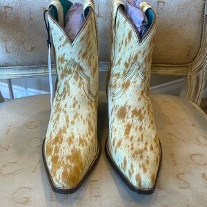 MYRA-Cowdie Western Hairon Leather Booties